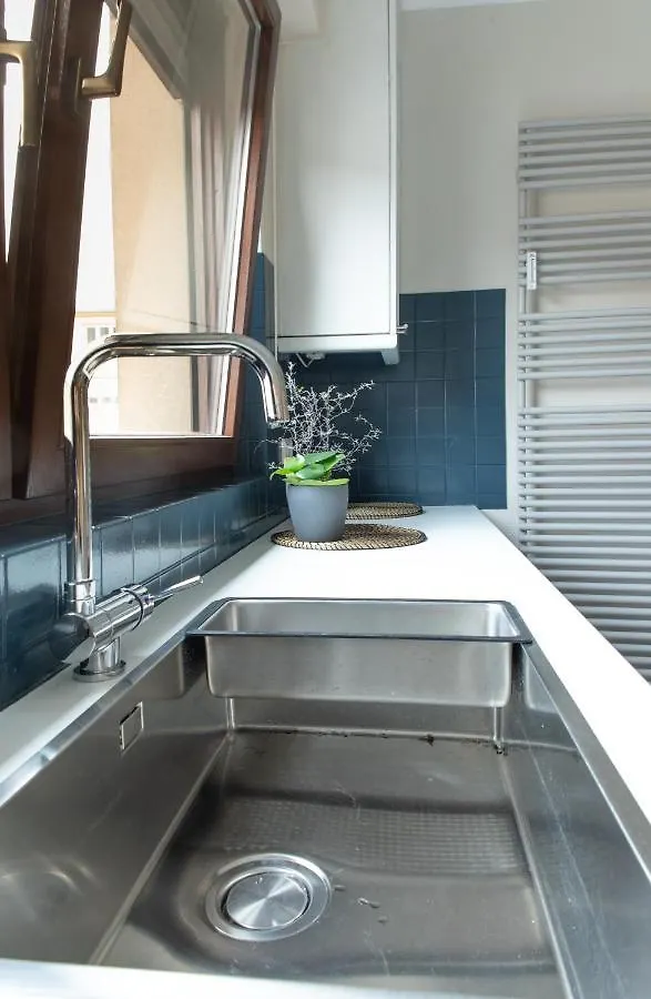 Large & Cosy Apartment For 7 Near City Center